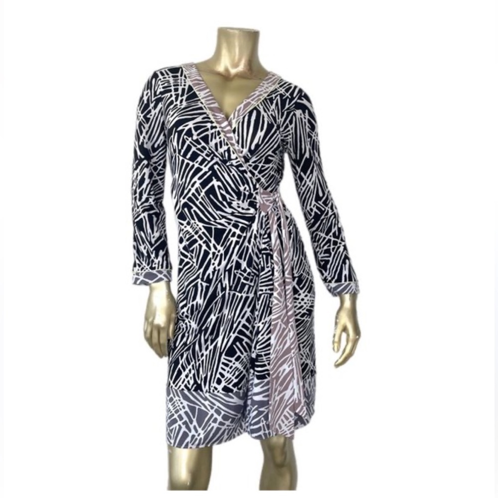 BCBG wrap dress size XS
